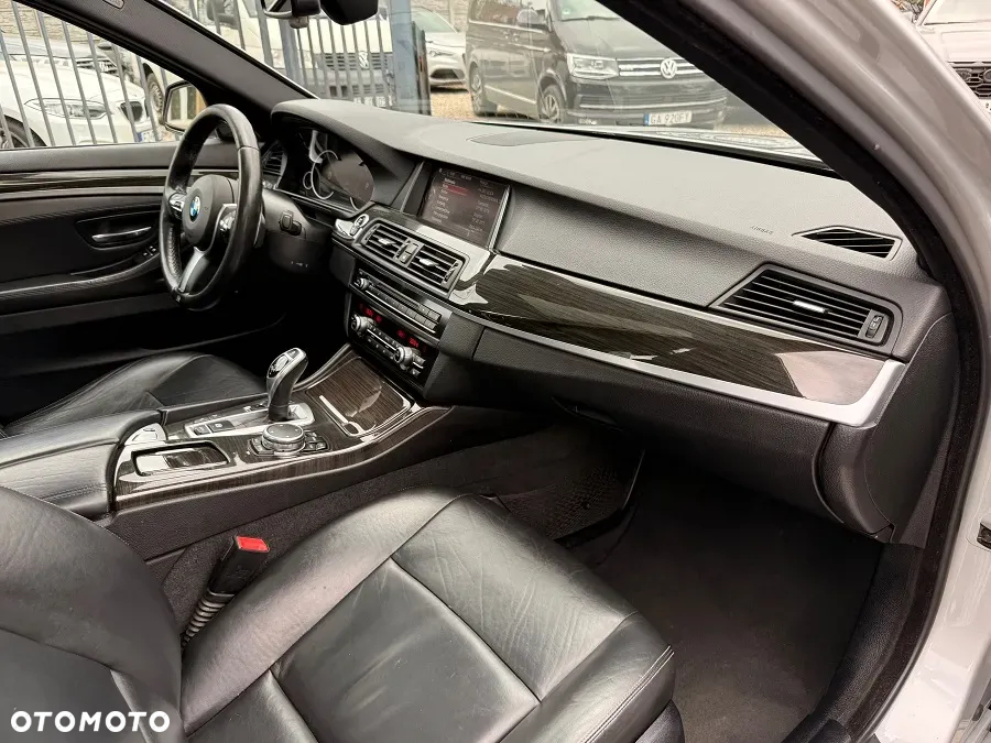 BMW Seria 5 528i xDrive - 37