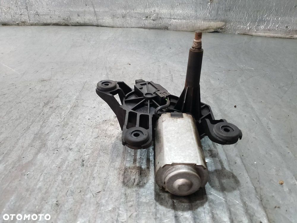 SILNICZEK WYCIERACZKI TYŁ FIAT FIORINO III 1356022080 1.3 JTD - 4