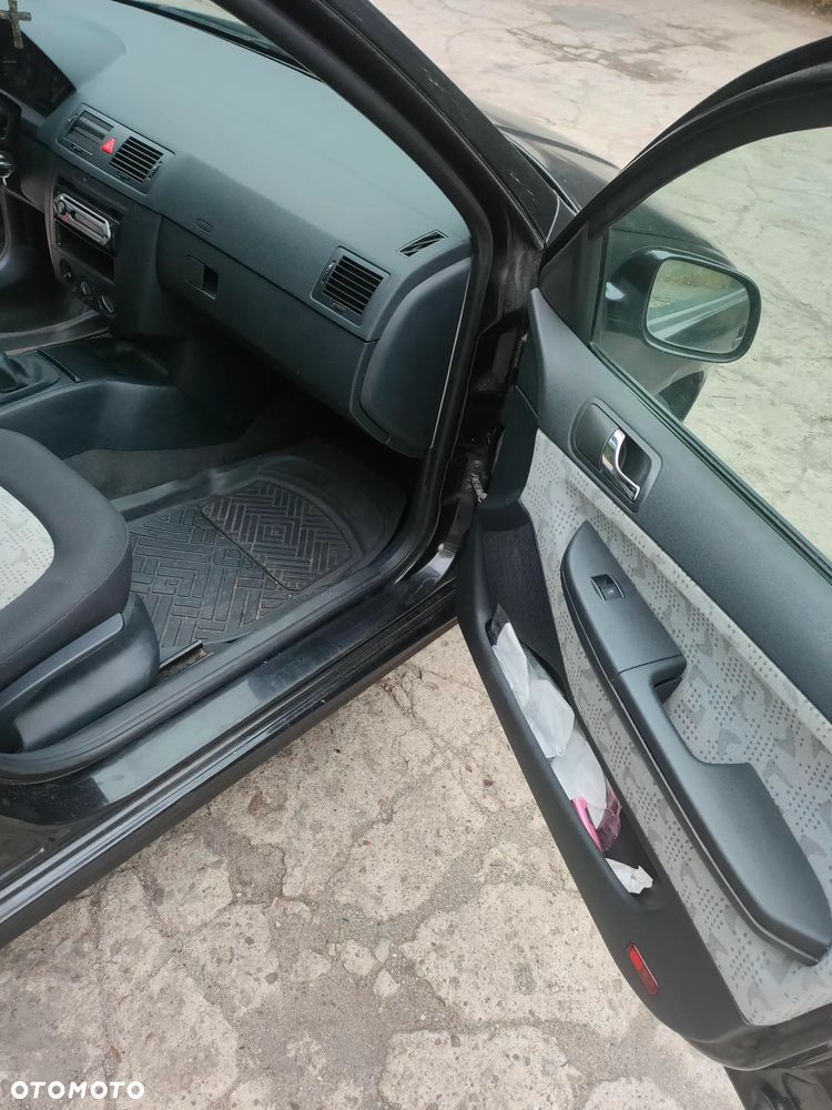 Skoda Fabia 1.4 16V Combi Classic - 12