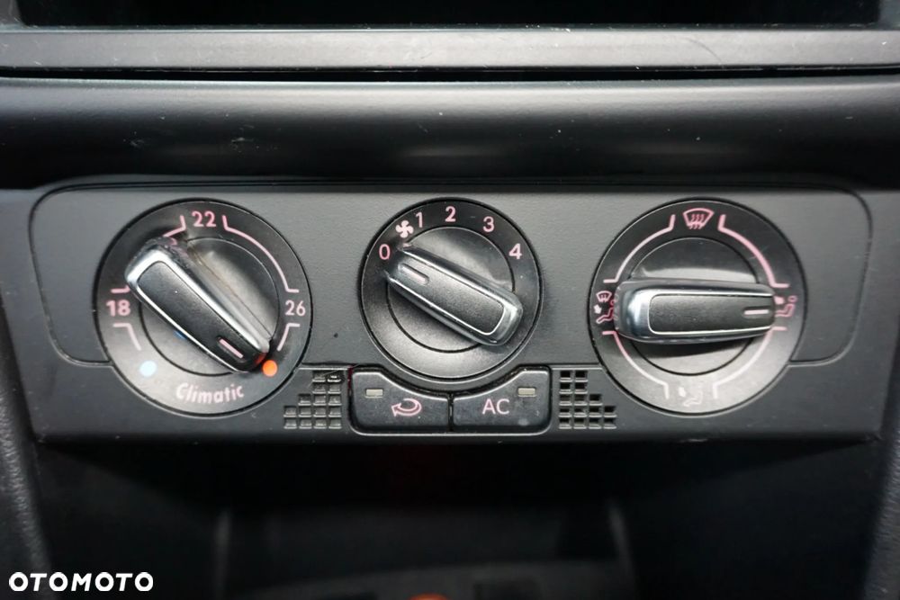 Volkswagen Polo 1.4 16V Comfortline - 34