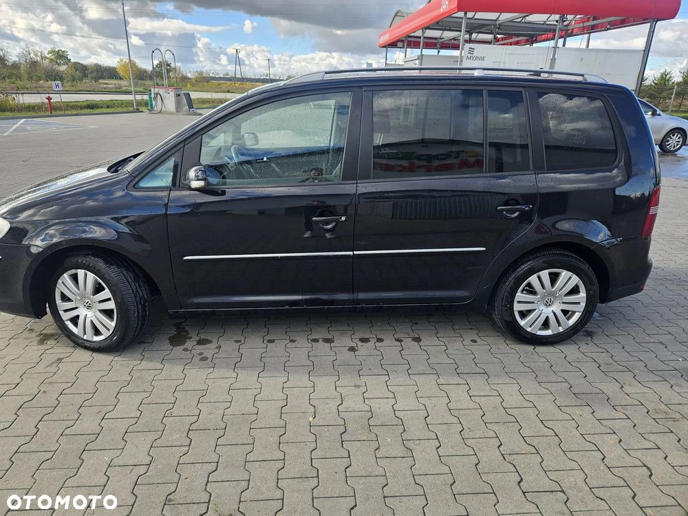 Volkswagen Touran 2.0 TDI DPF Highline DSG - 1