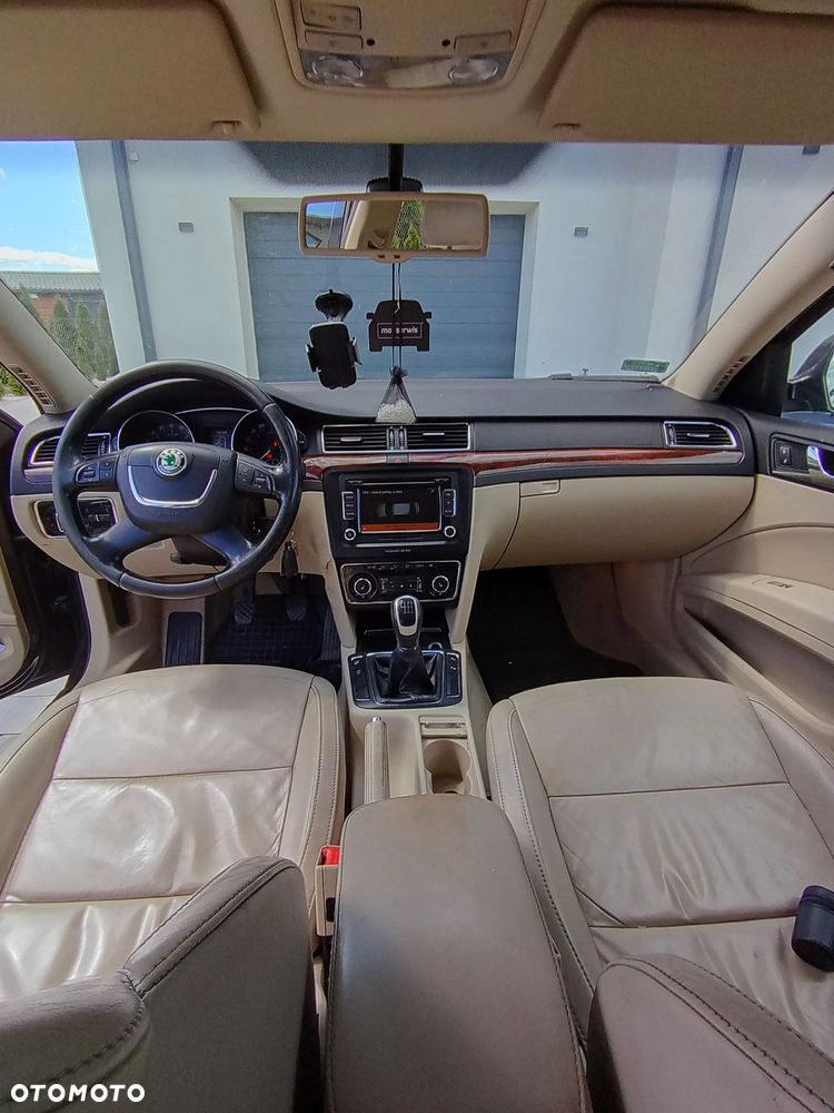 Skoda Superb 2.0 TDI Elegance - 6