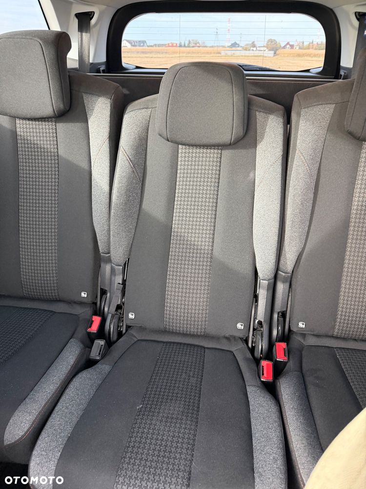 Peugeot 5008 - 12