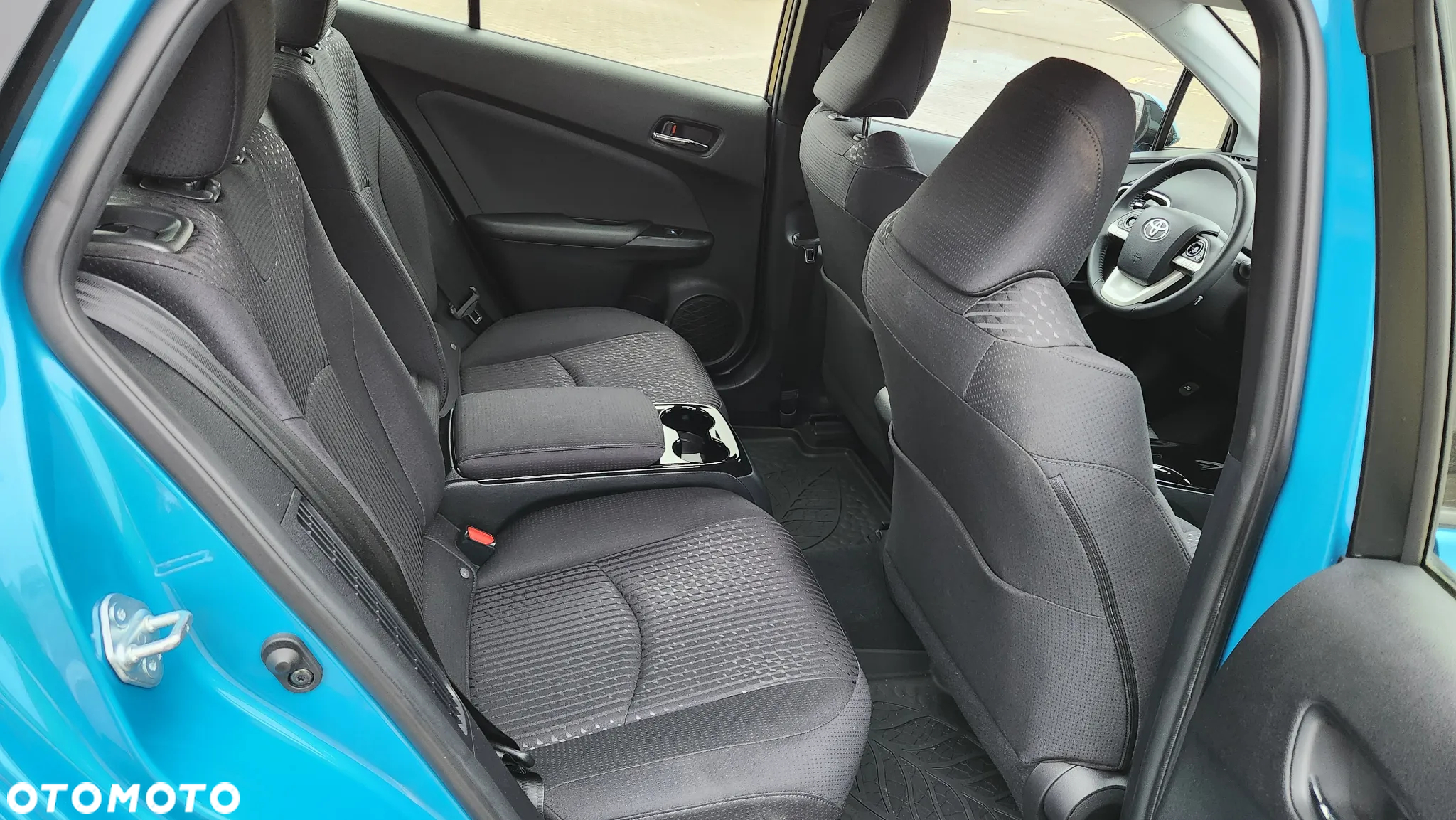 Toyota Prius Plug-in Hybrid - 21