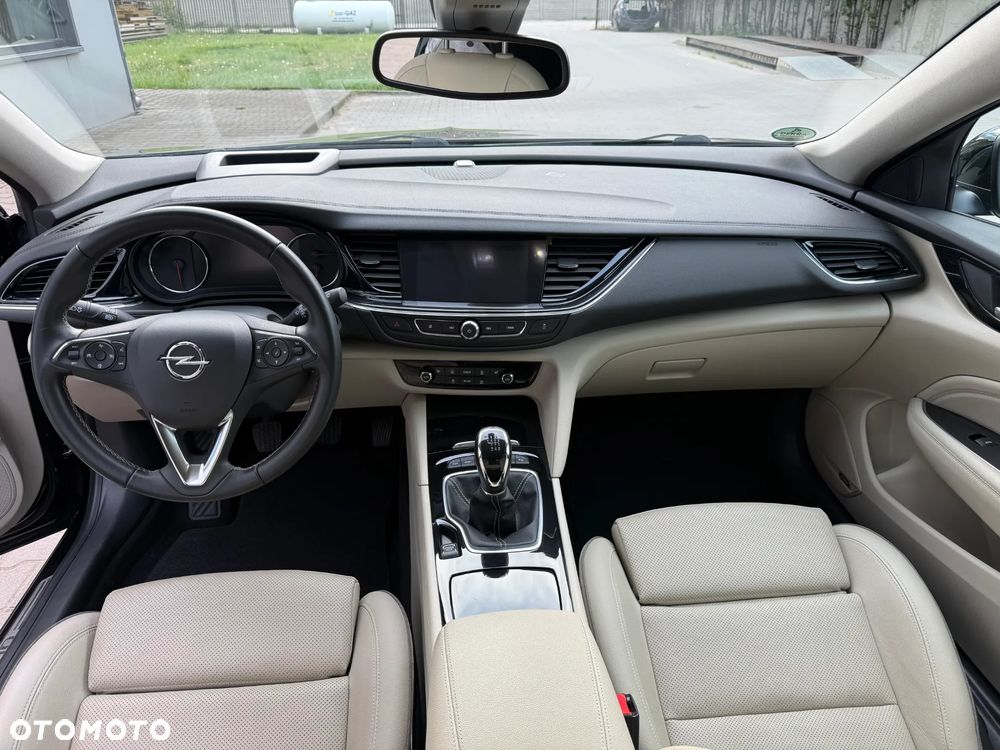 Opel Insignia - 23