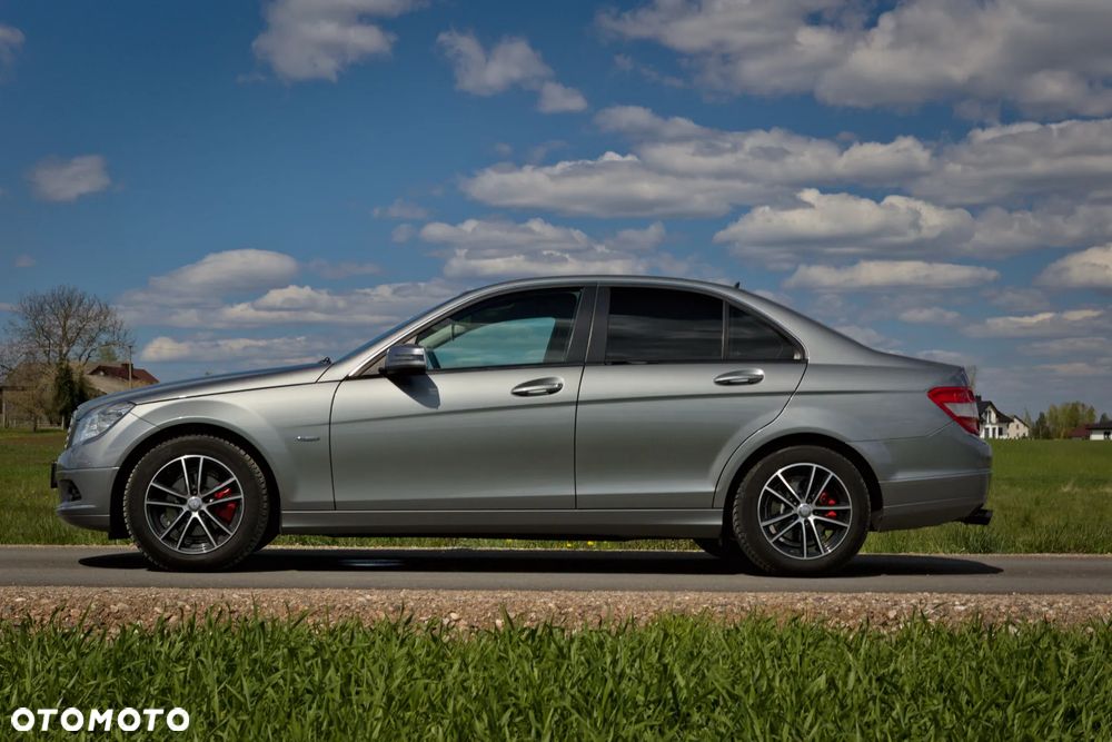 Mercedes-Benz Klasa C 180 CGI Automatik BlueEFFICIENCY - 13