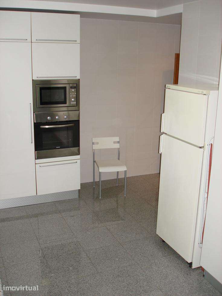 T2 para arrendamento, Laranjeiras - Grande imagem: 3/14