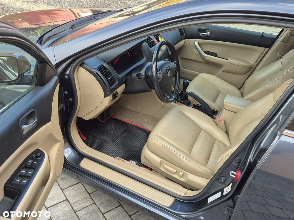 Honda Accord - 10