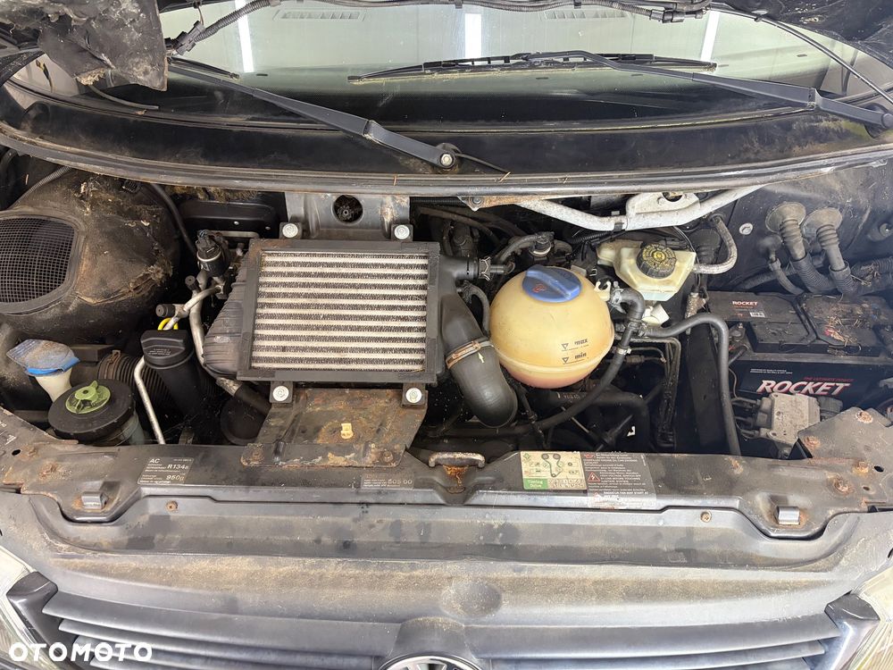 Volkswagen Multivan - 13