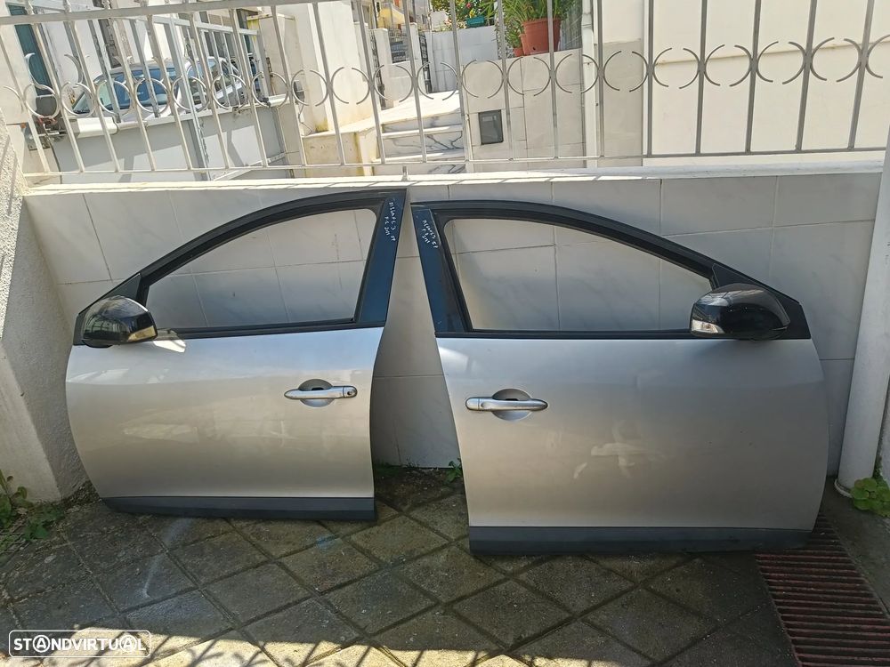 Porta frente Renault Megane 3 III 2011 5 portas - 2