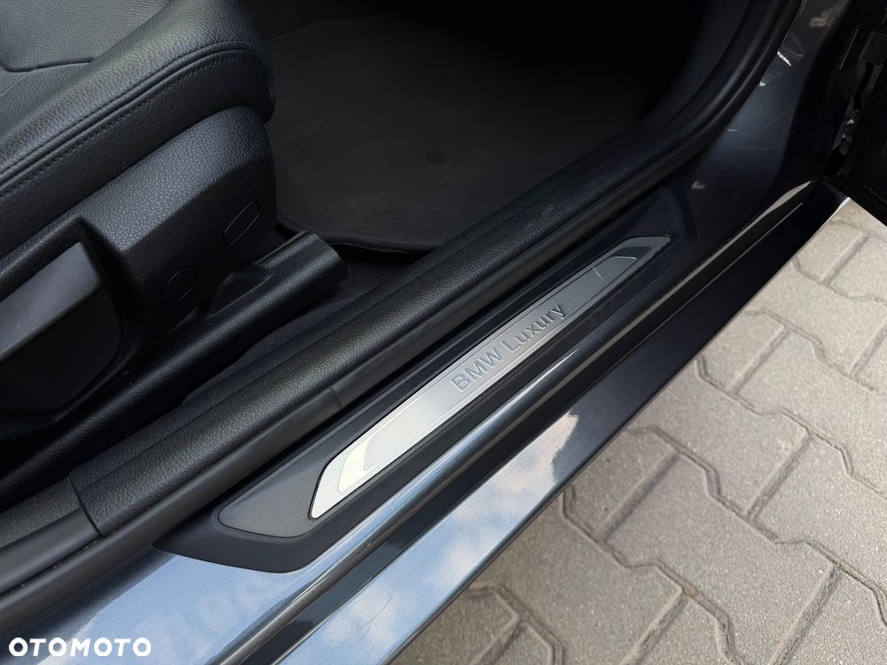 BMW Seria 3 328i Luxury Line - 36