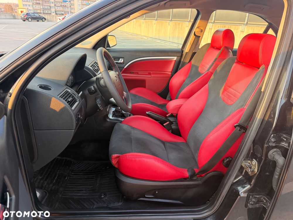 Ford Mondeo 3.0 V6 ST 220 - 12