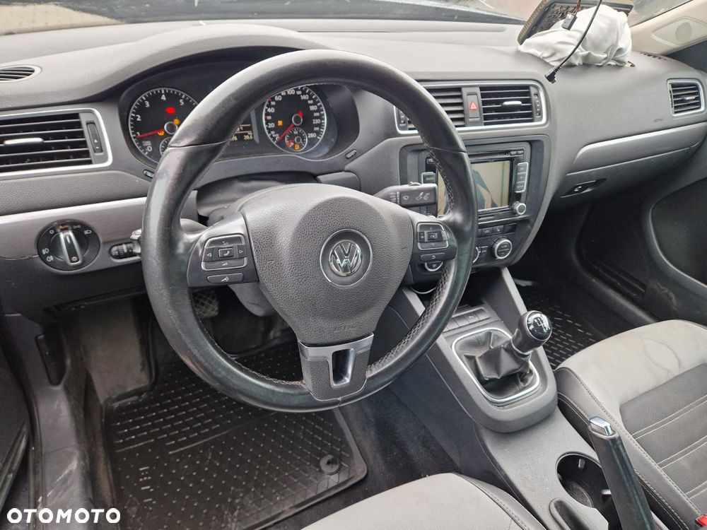 Volkswagen Jetta 1.4 TSI Highline - 12