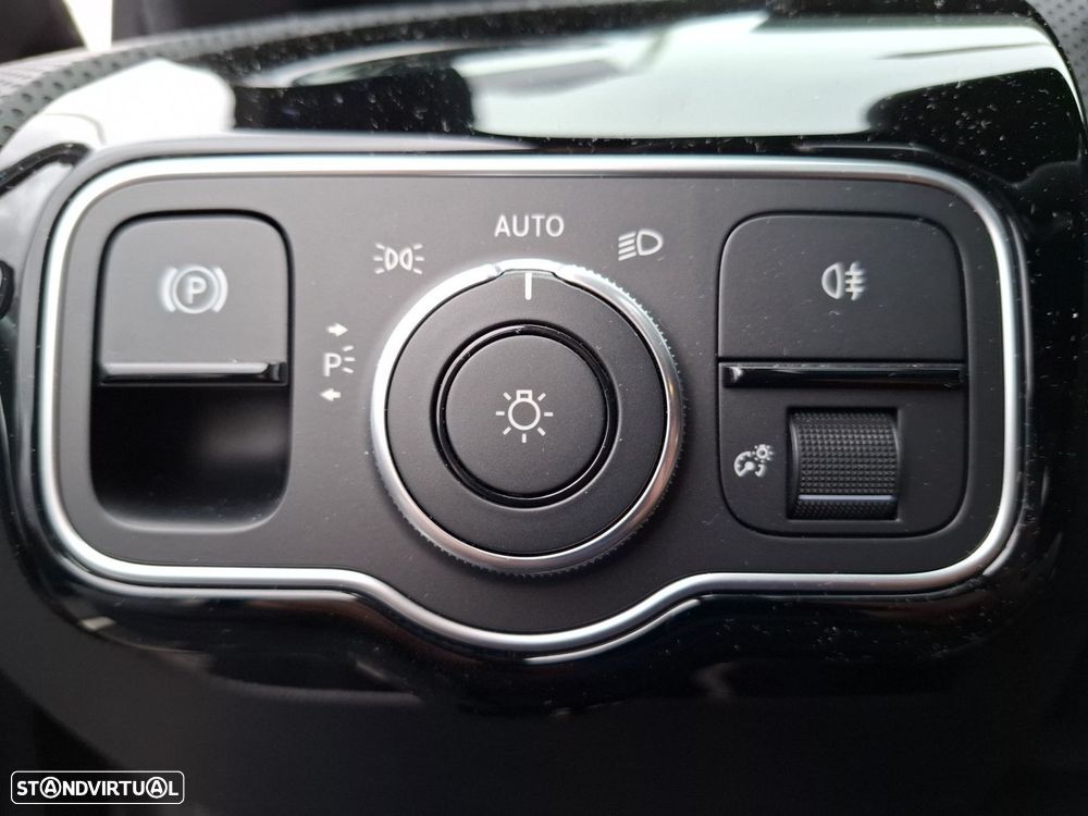 Mercedes-Benz a-180 d - 20