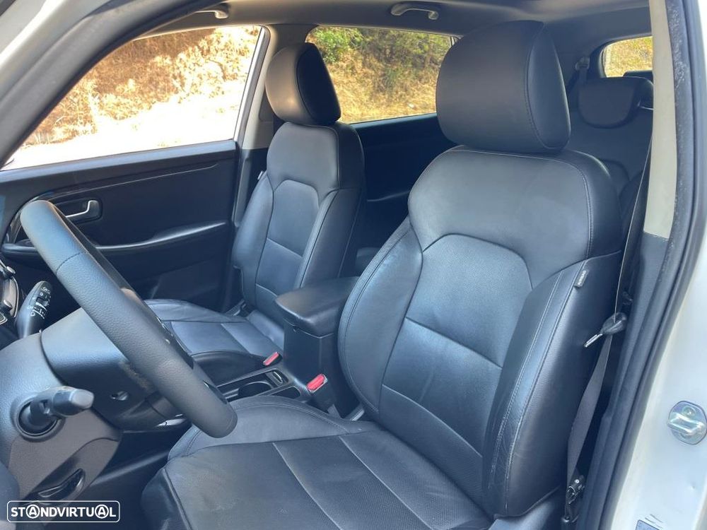 Kia Carens 1.7 CRDi ISG TX - 25