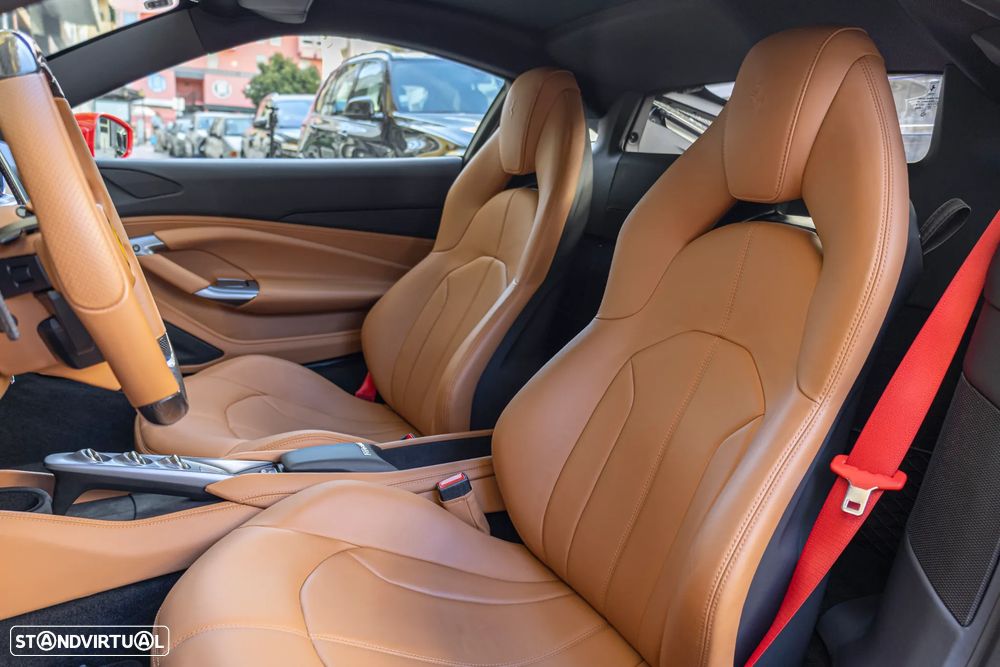 Ferrari F8 Tributo 3.9 Twin-Turbo V8 - 13