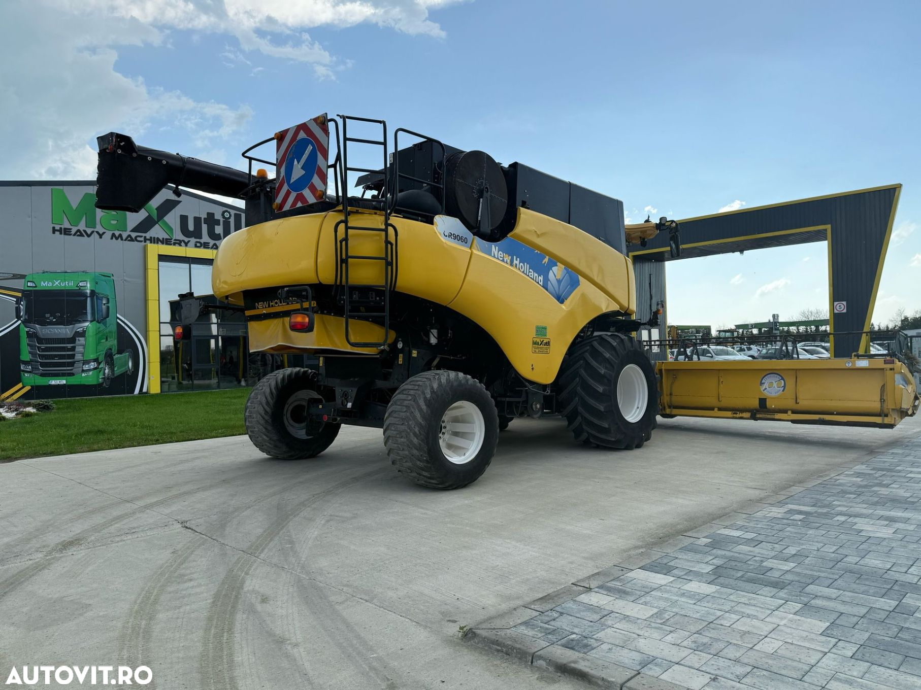 New Holland CR9060 Combina Agricola - 13