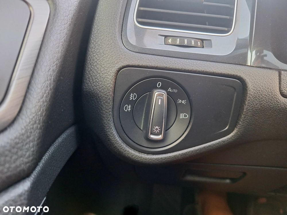 Volkswagen Golf - 30