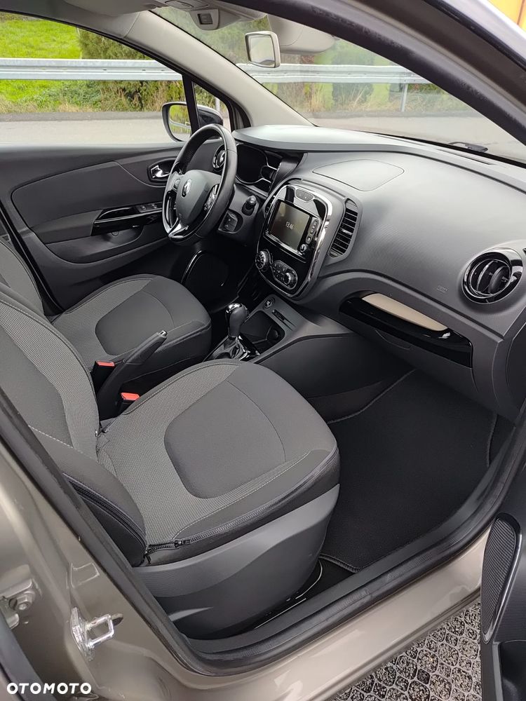 Renault Captur - 23