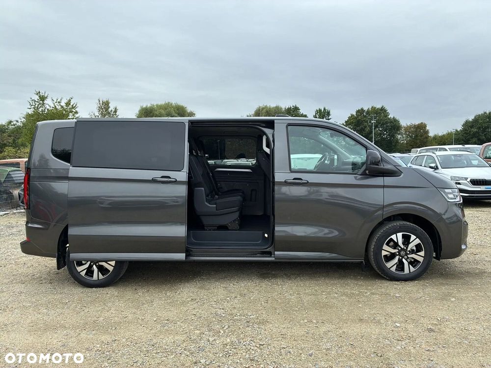 Volkswagen Caravelle - 10