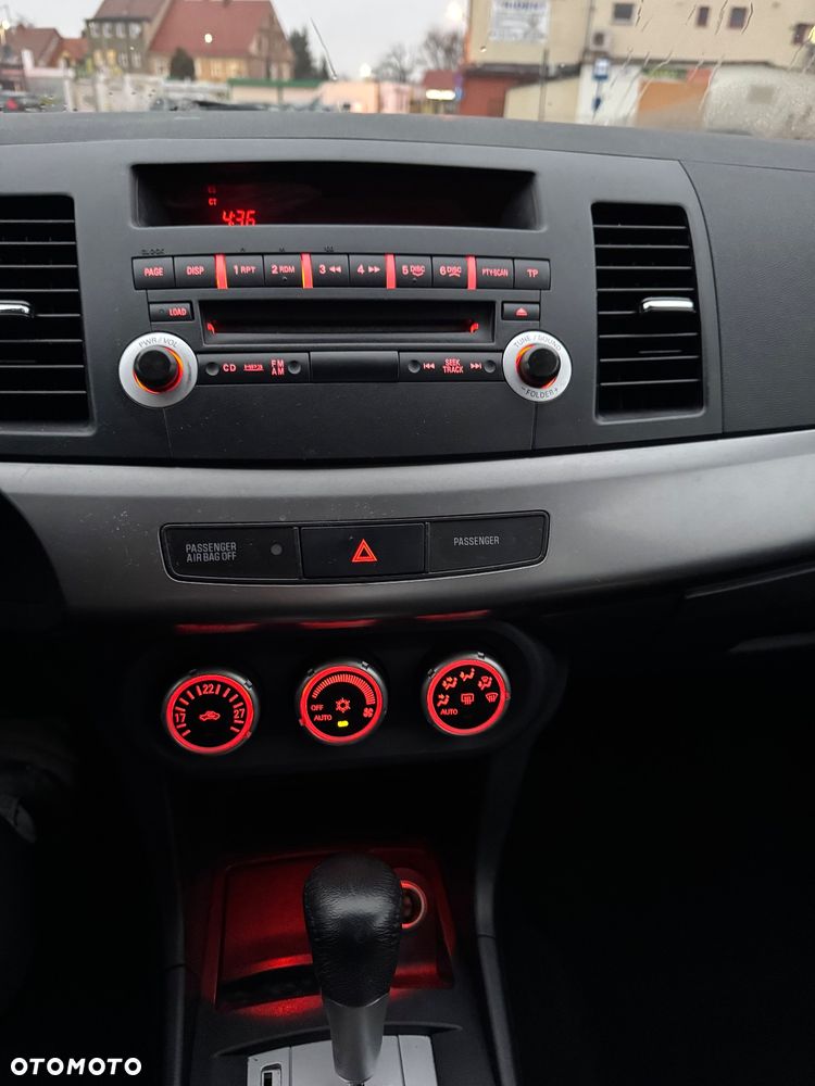 Mitsubishi Lancer 1.8 CVT Invite - 33