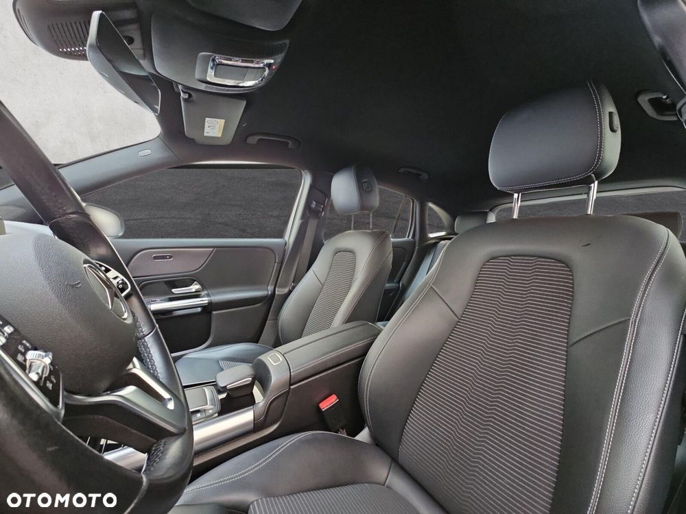 Mercedes-Benz GLA - 11