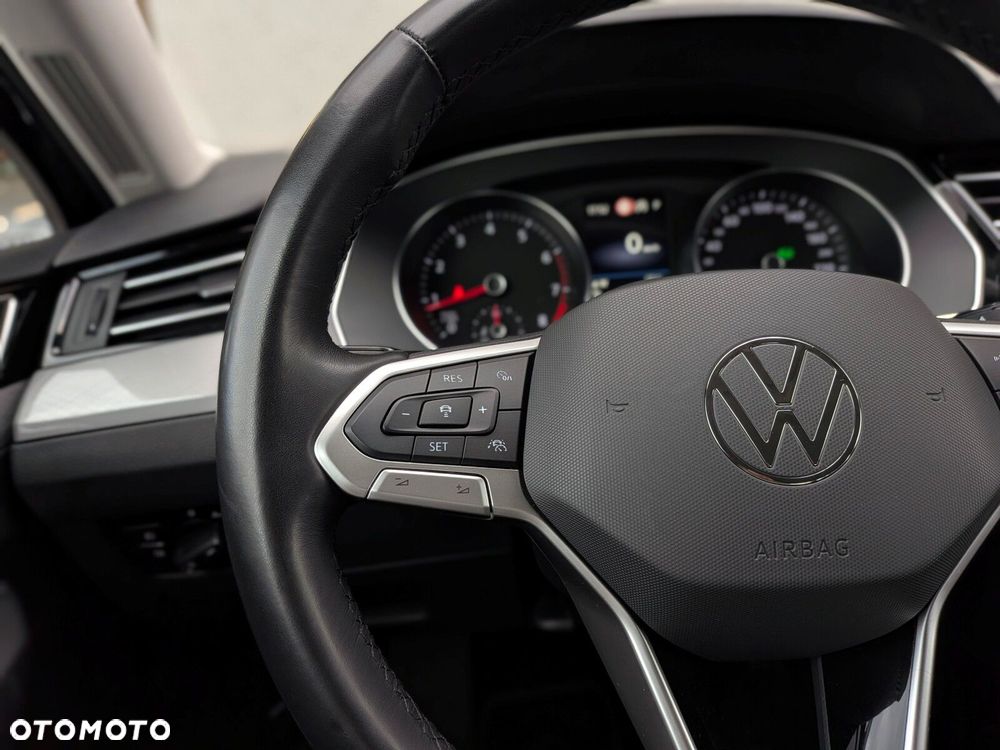 Volkswagen Passat 2.0 TSI Business DSG - 17