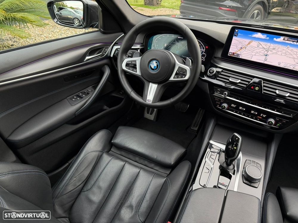 BMW 530 e Pack Desportivo M - 25