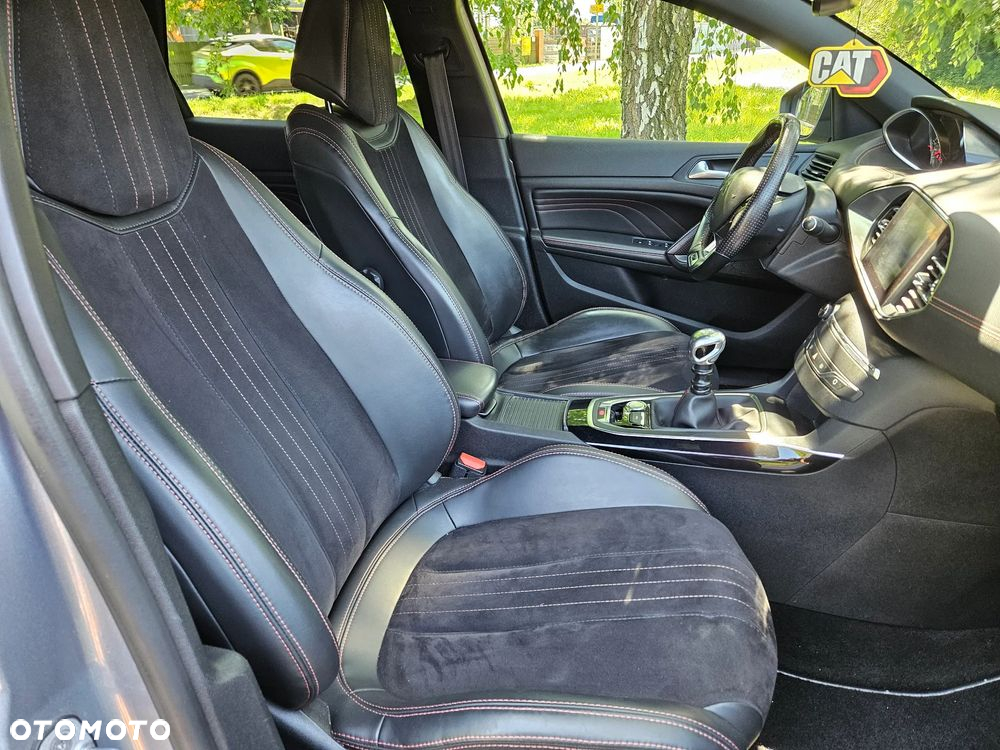 Peugeot 308 1.6 e-THP GT S&S - 29