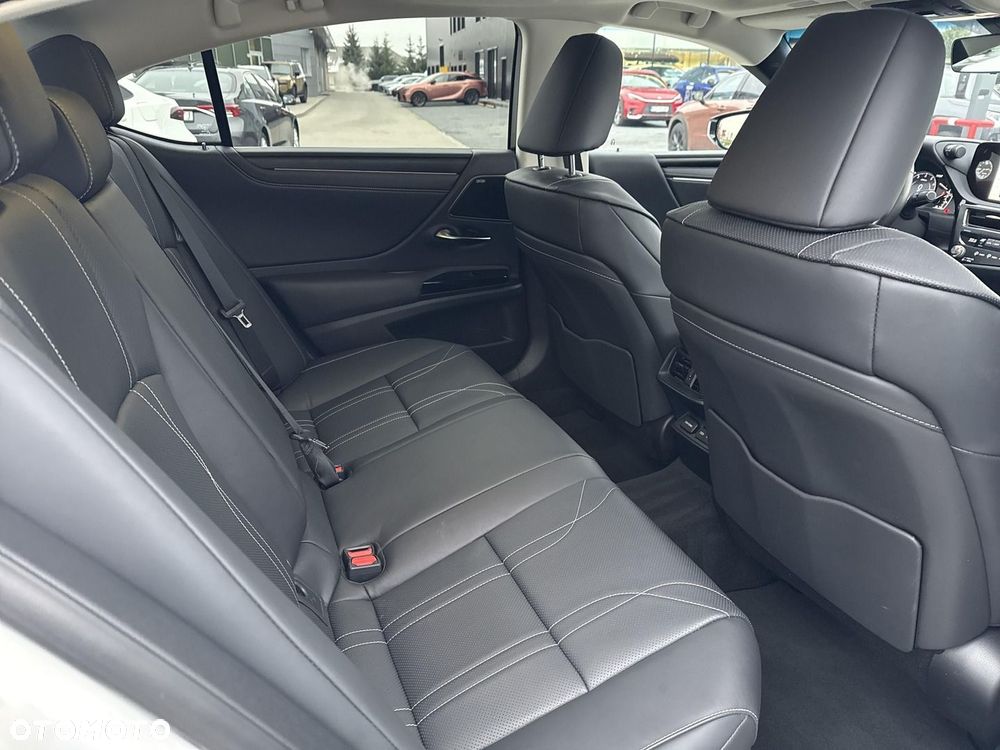 Lexus ES 300h Prestige - 19