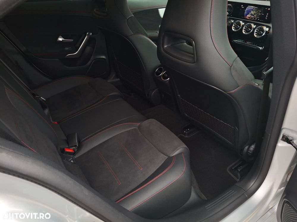 Mercedes-Benz CLA 250 e 8G-DCT - 12