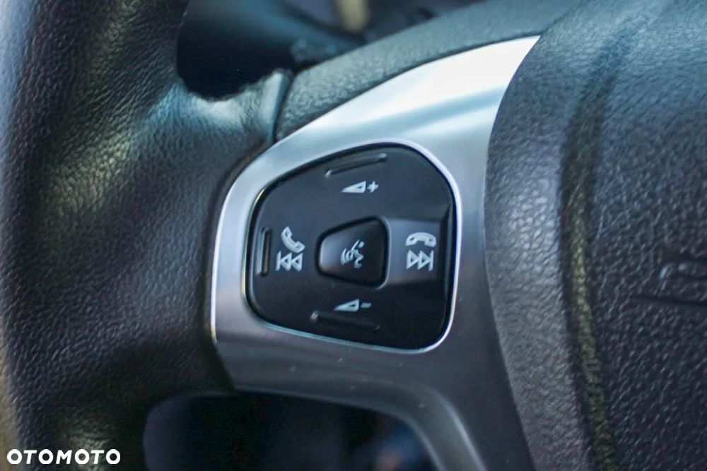 Ford Transit Courier - 13