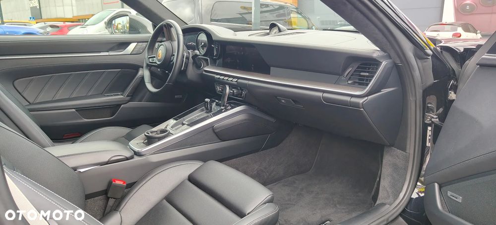 Porsche 911 Turbo - 8