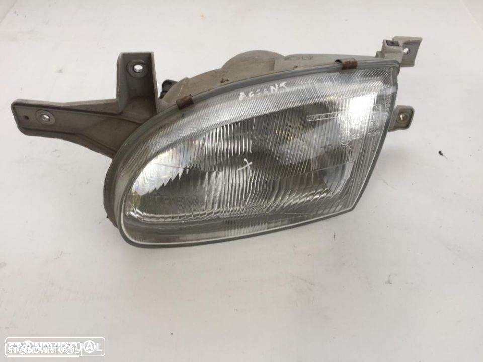 farol frente direito esquerdo hyundai accent - 2
