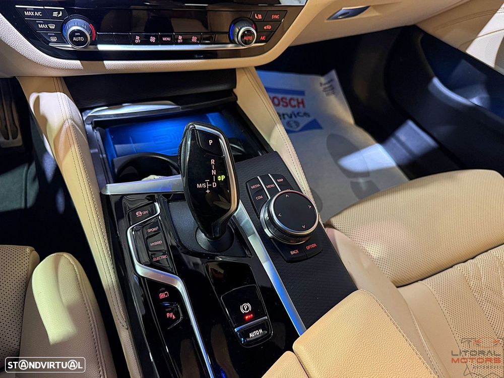 BMW 530 e Pack Desportivo M - 30