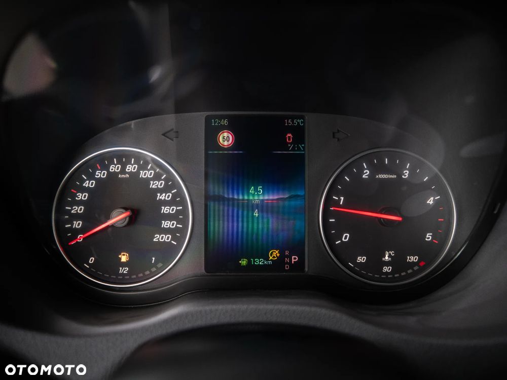 Mercedes-Benz Sprinter - 11