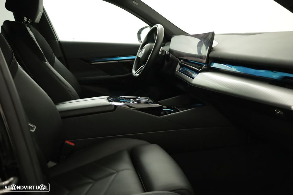 BMW 530 e Pack Desportivo M - 24
