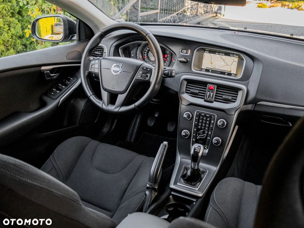 Volvo V40 Cross Country D2 Momentum - 27