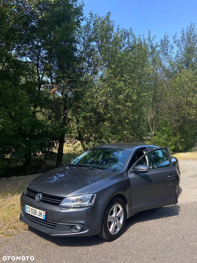 Volkswagen Jetta - 6