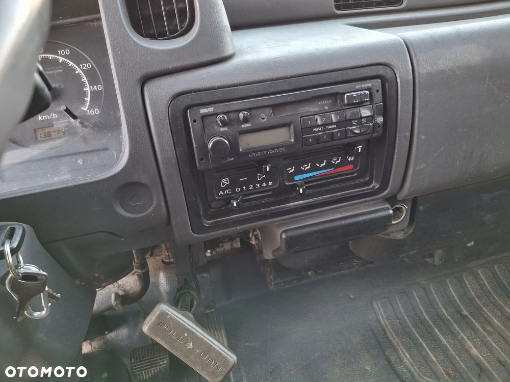 Nissan Cabstar - 23