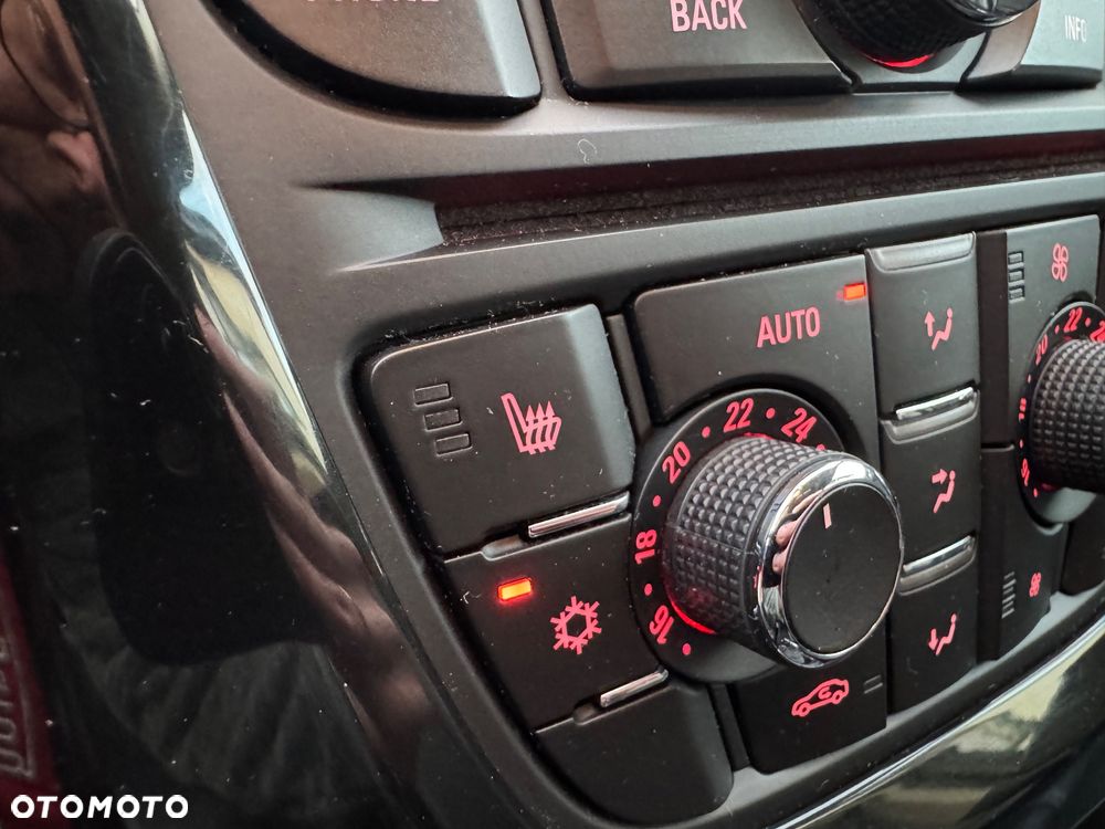 Opel Astra 1.6 CDTI Cosmo - 18