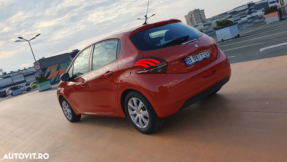 Peugeot 208 1.2 L PureTech Allure - 23