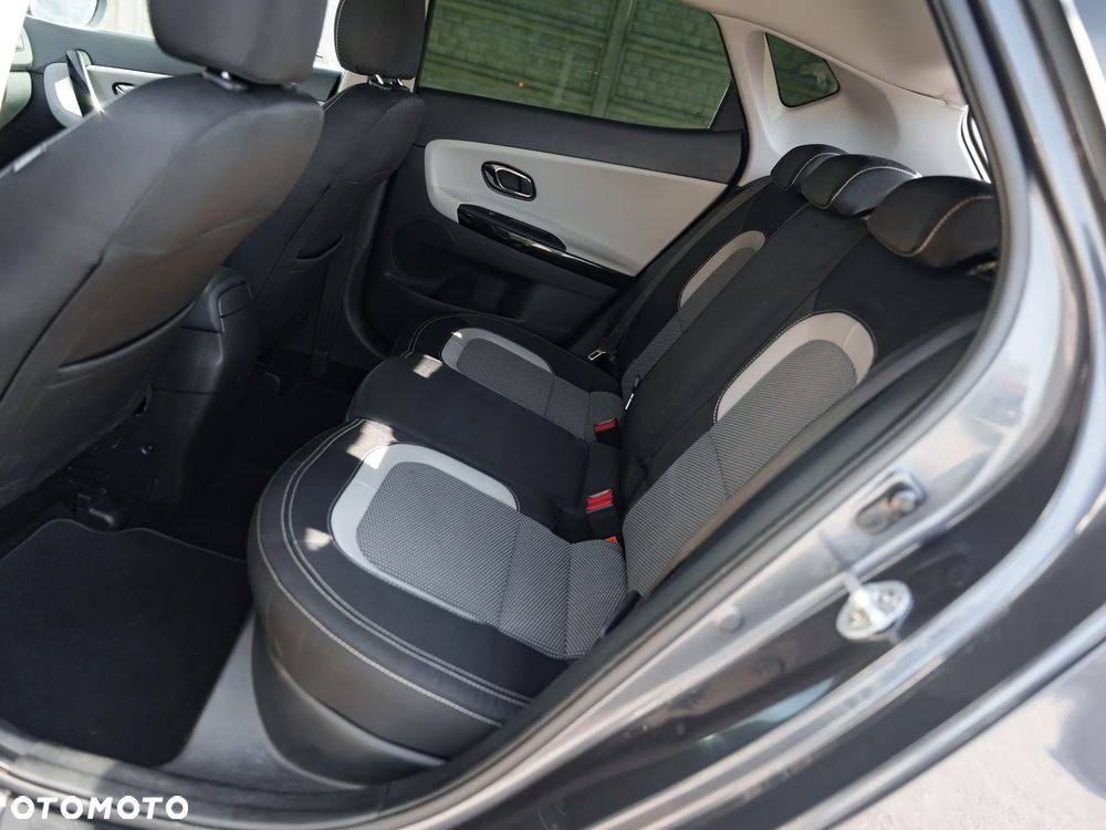 Kia Ceed 1.6 CRDi 136 ISG Spirit - 14