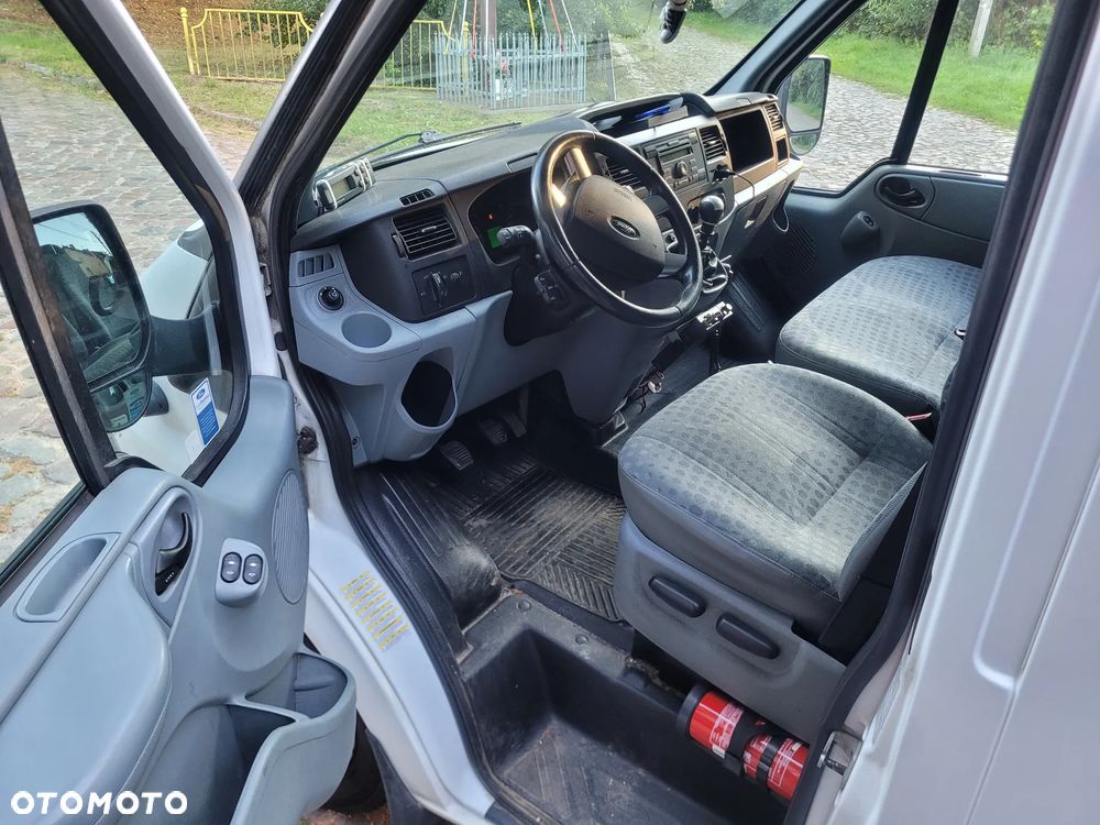 Ford Transit - 6