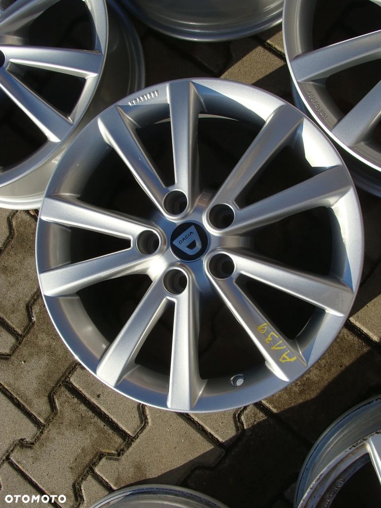 a139 Dacia Duster 7Jx17 et45 5x114.3 Nowy Sacz - 3