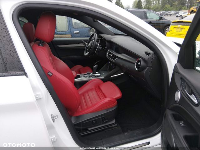 Alfa Romeo Stelvio 2.0 Turbo Veloce Q4 - 11