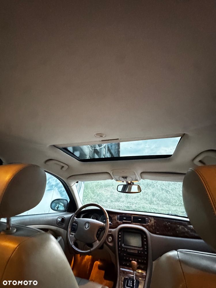 Jaguar S-Type 4.2 V8 - 21