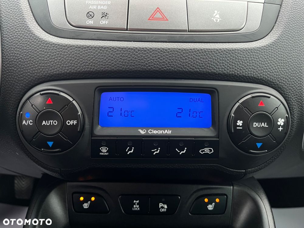 Hyundai ix35 2.0 CRDi 4WD Fifa World Cup Gold Edition - 19