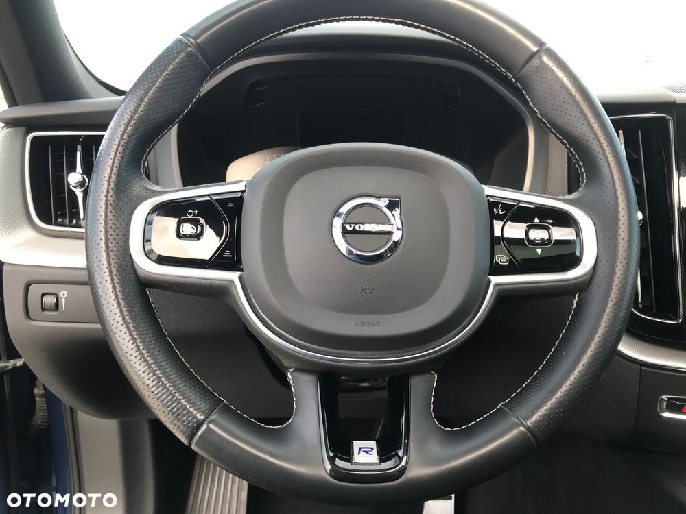 Volvo XC 60 T4 R-Design - 30
