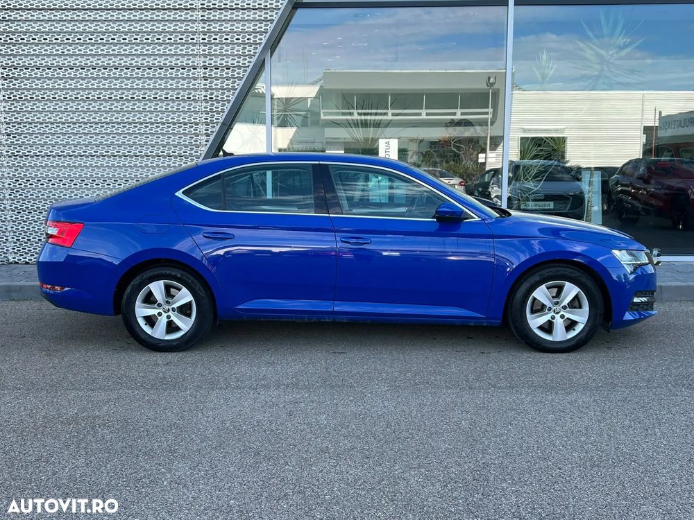 Skoda Superb 2.0 TDI DSG Ambition - 3